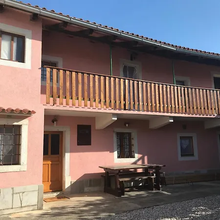 Hisa Pri Ovcicevih بيت للعطل Komen