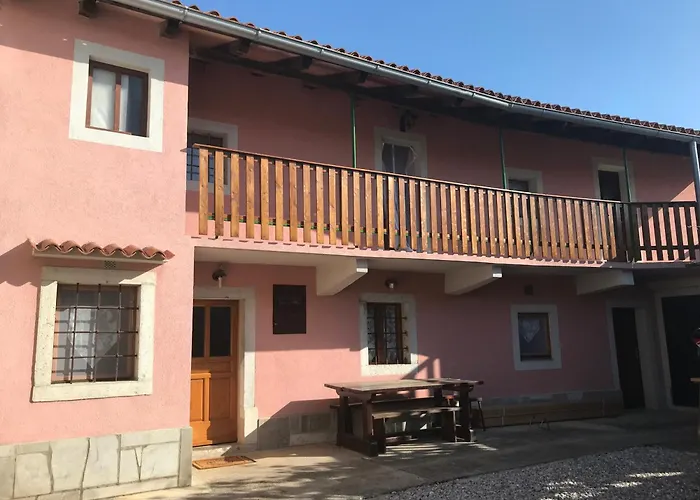 Kraska Hisa Сasa de vacaciones Komen